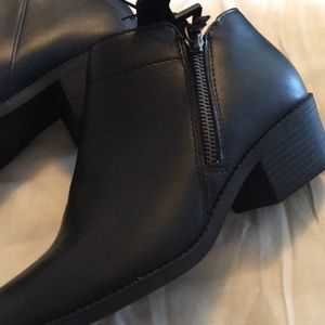 Black Boots NWT sz 8 memory foam